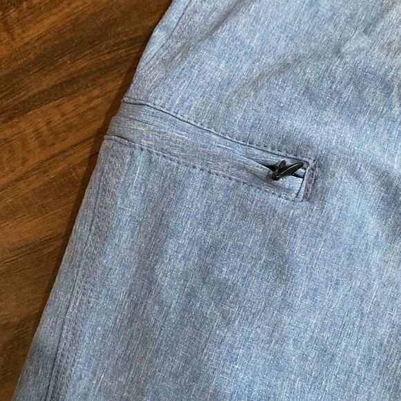 Burnside Board Shorts - Size 30 - Picture 4 of 7